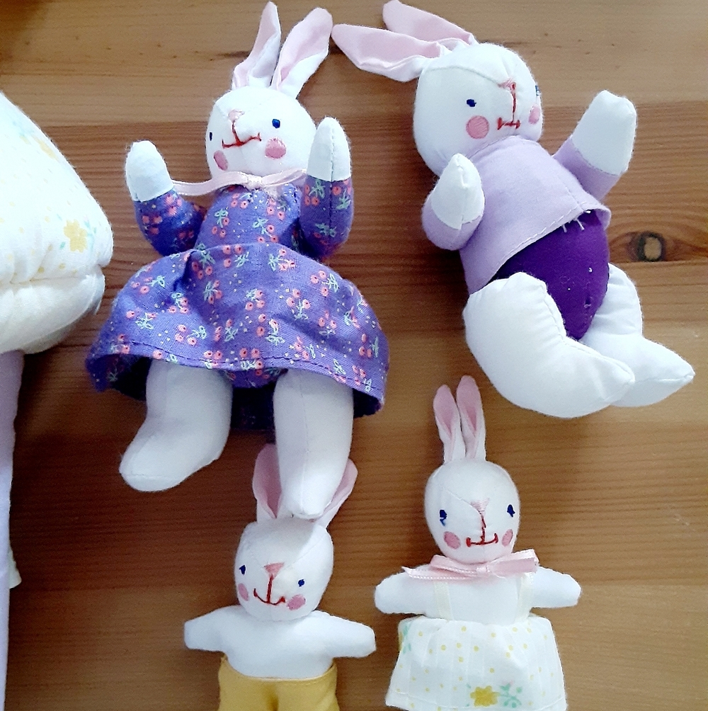 Cute Mushroom House with Bunny Dolls - Picture 4 of 6
